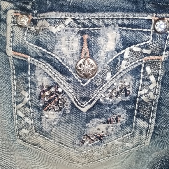 NWOT. miss me capris - Picture 5 of 6